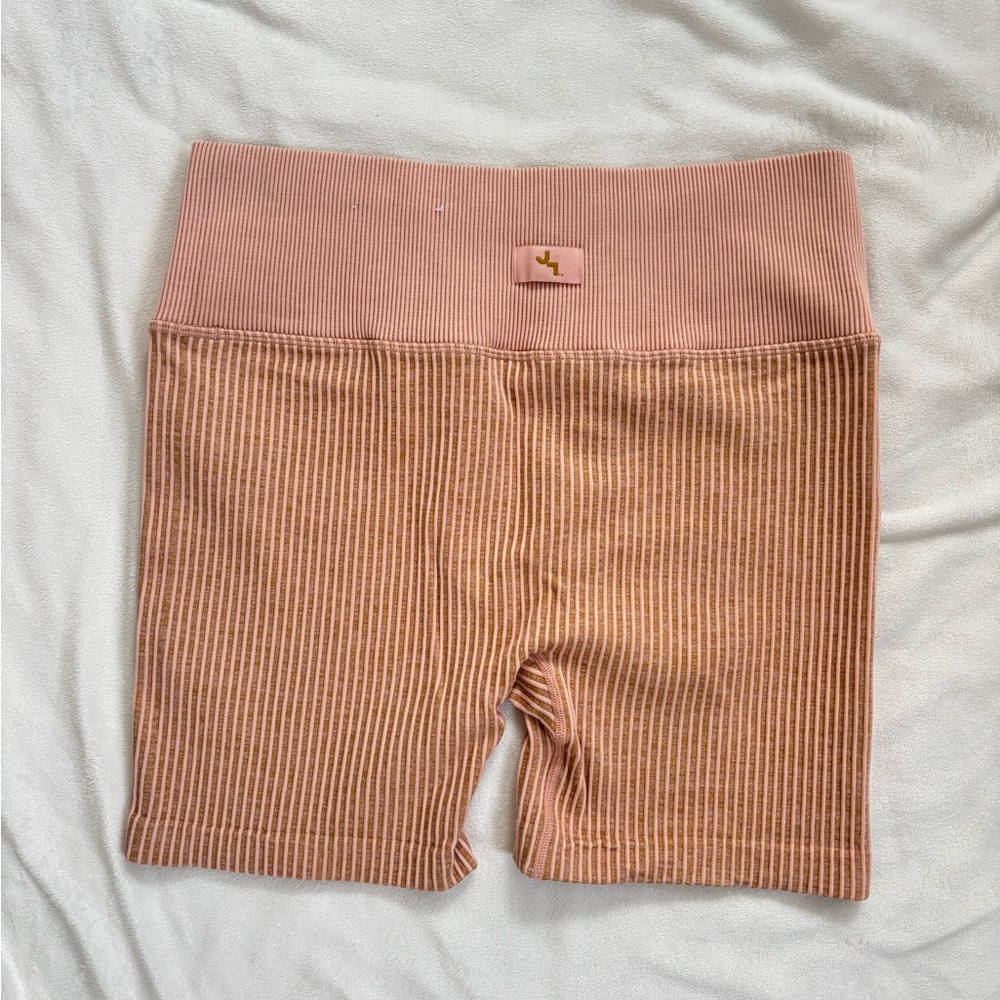 NWOT Women's Ribbed High-Waist Shorts - Picture 2 of 6